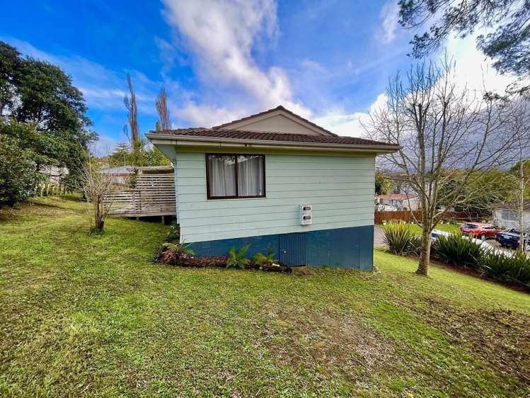 87 Solar Road Glen Eden_18