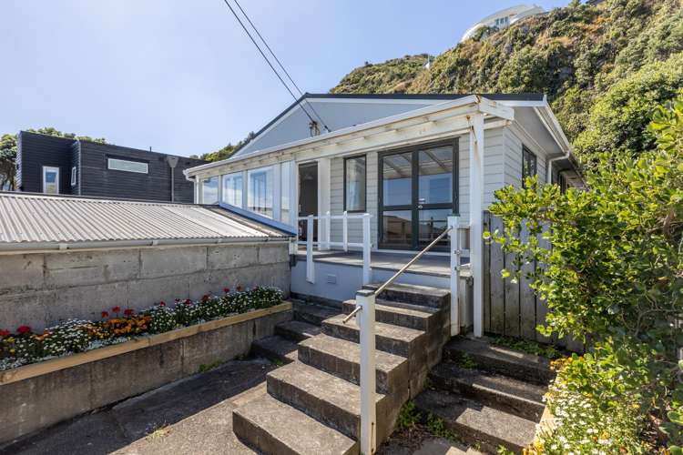 392 The Esplanade Island Bay_13