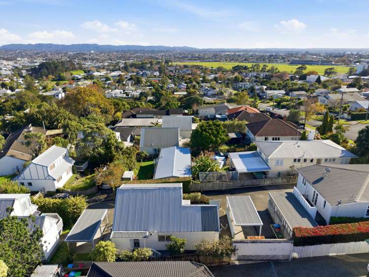 2/8 Chalmers Street Avondale_17