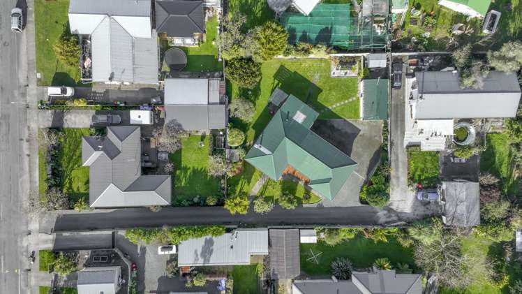 707 Collinge Road Mayfair_24