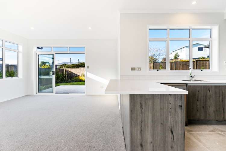 13 Couldrey Crescent Red Beach_10