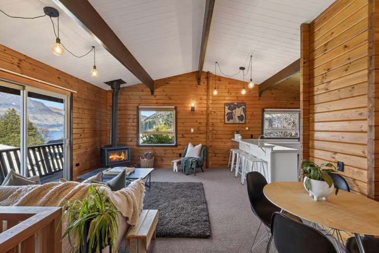 16 Williams Street Sunshine Bay_5