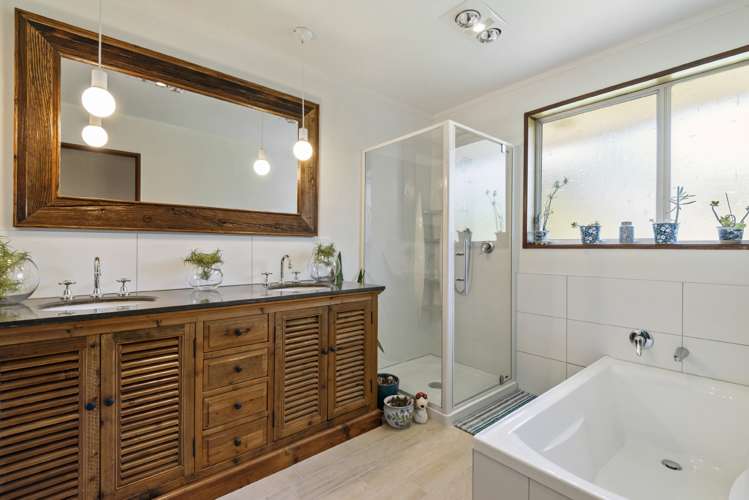 10 Lyons Avenue Murrays Bay_20