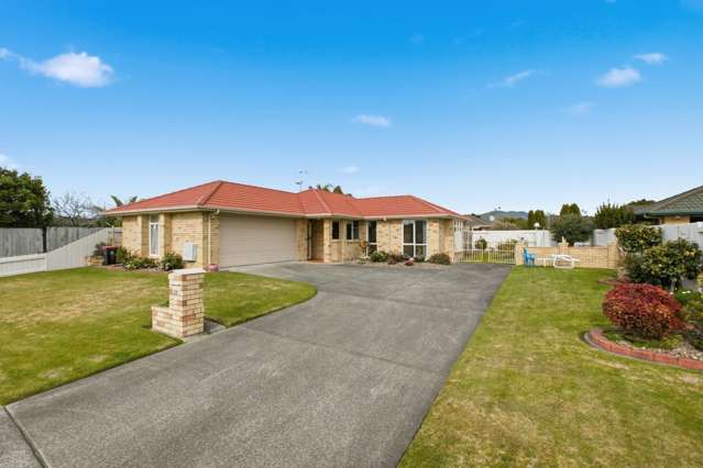 Spacious 3-bedroom Home in a Great Papamoa Beach Location