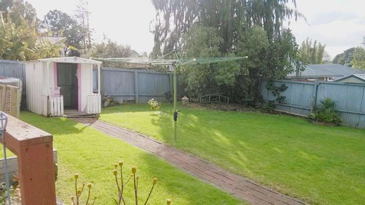 22 Beverly Place New Lynn_9