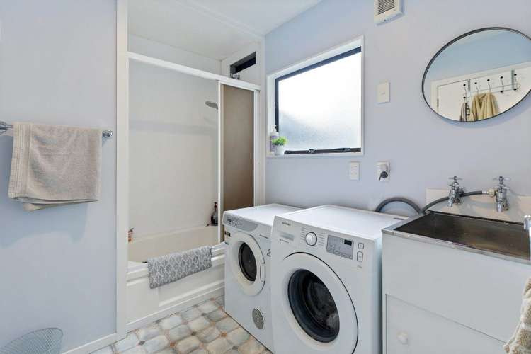 78B Vodanovich Road Te Atatu South_8