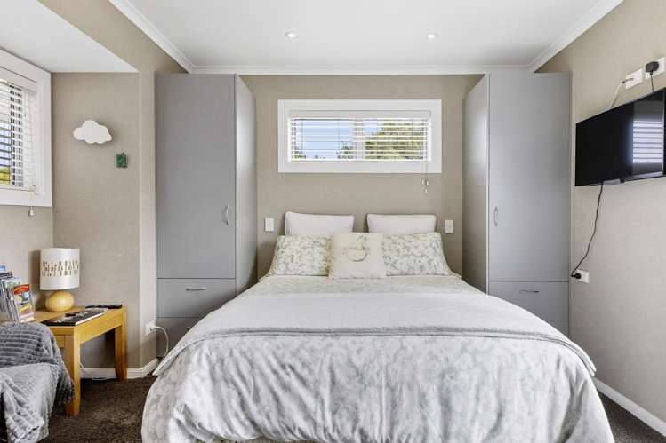 6 Heathcote Street Central_16