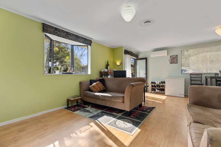 2/115 Beach Road Pahurehure_11