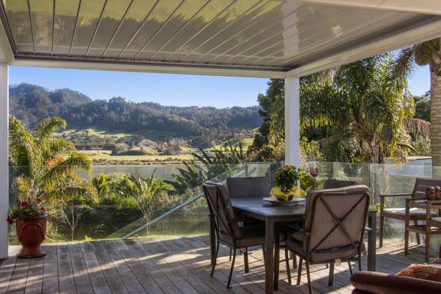 Tanners Point: Your Private Harbour Escape