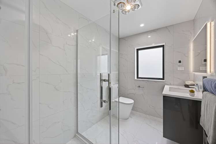 2 Ballyalton Crescent Flat Bush_32
