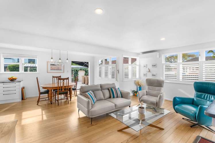 197 Riverside Avenue Pt England_1