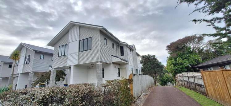 34/10 John Jennings Drive 10862_1