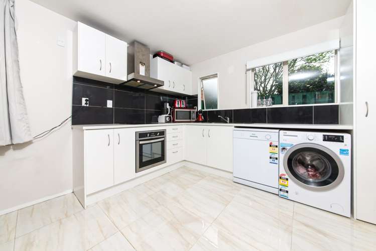 6 Divich Avenue Te Atatu South_8