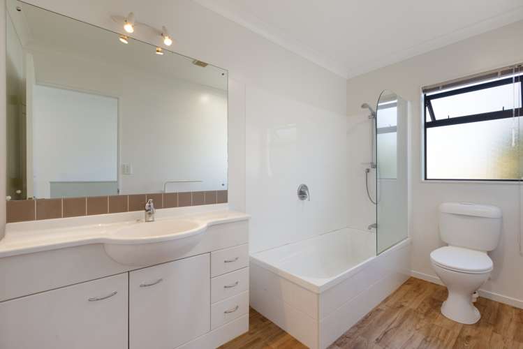 22a Seaview Road Otumoetai_10