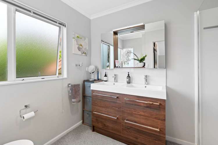 444b Beach Road Murrays Bay_19