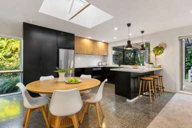 2/14 Surville Place_2