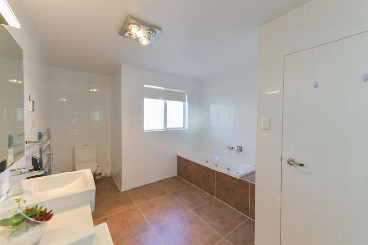 45 Rosewell Crescent Flat Bush_21