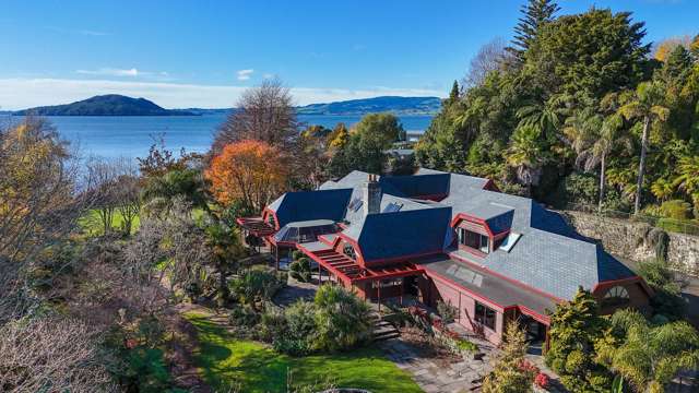 A Landmark Lockwood - Lakefront Position