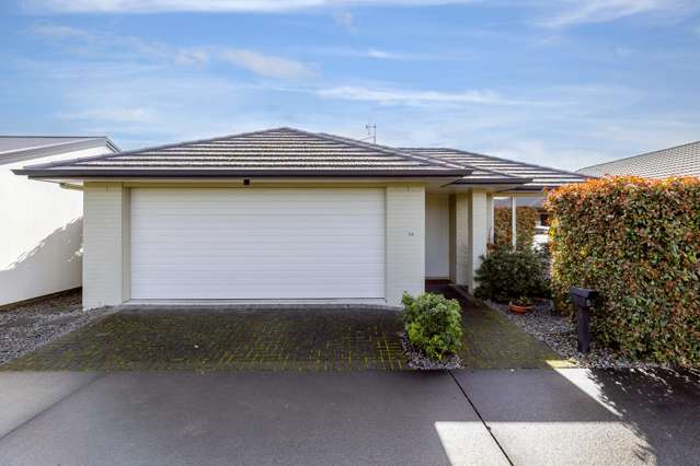 53 Chateau Crescent Rangatira Park_2