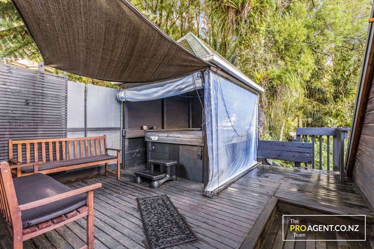 566 Scenic Drive Waiatarua_20