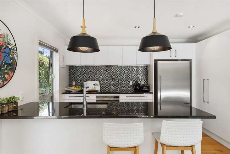 7a Varlene Terrace Forrest Hill_13