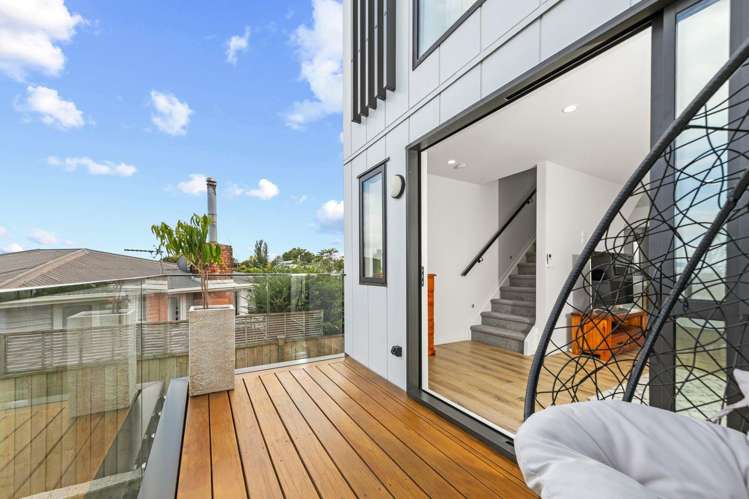 7/27 Carole Crescent_1