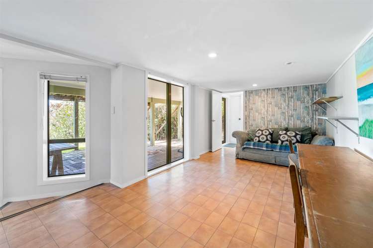 528 Beach Road Murrays Bay_17