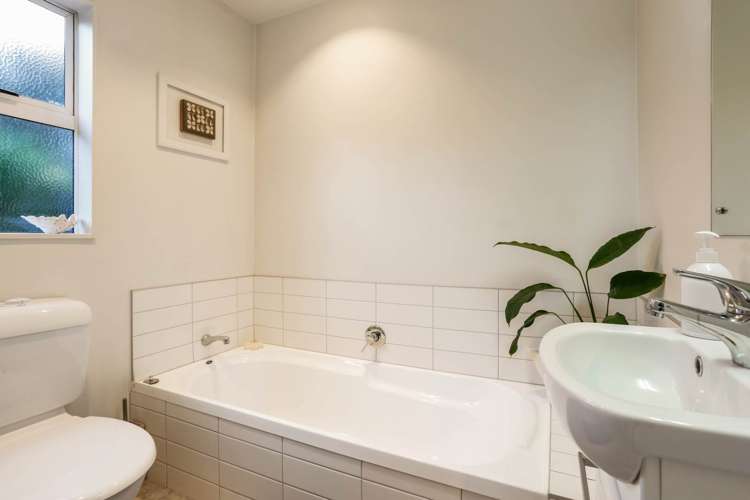 13a Graham Avenue Te Atatu Peninsula_17