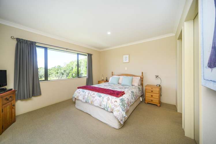 53 Pacific Drive Fitzherbert_15