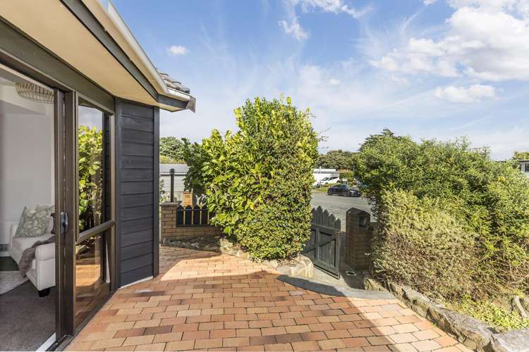 2/4 Richard Street Titahi Bay_15