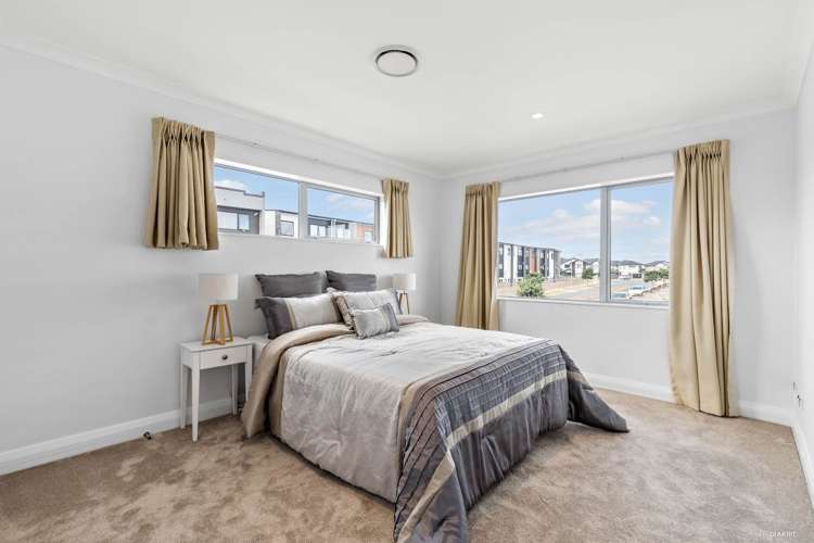 69 Bordeaux Parade Te Atatu South_15