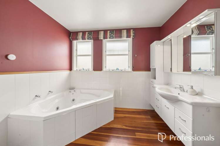 3 York Avenue Manor Park_23
