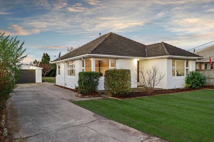 221 Breezes Road Wainoni_18