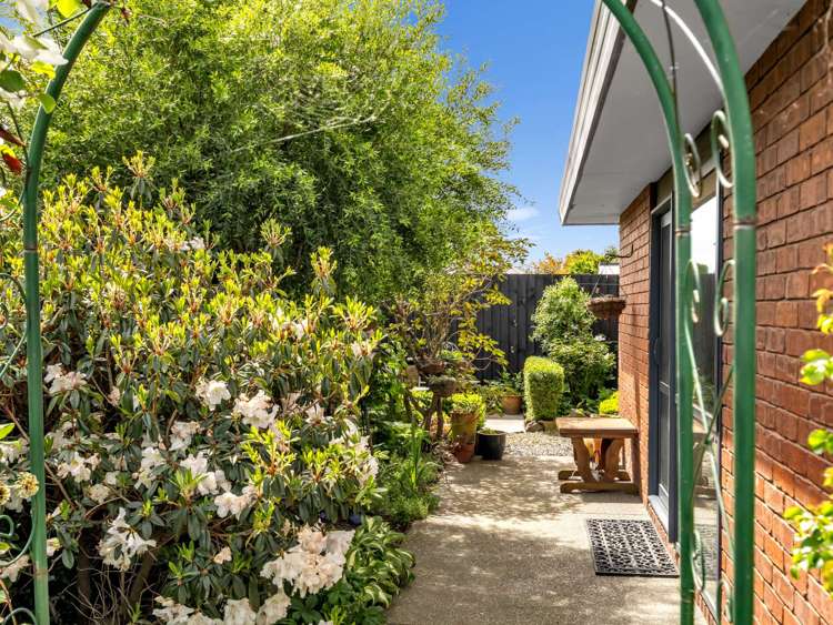 8 Stable Way Belfast_27