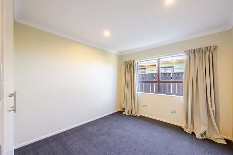 42 Atherfold Crescent Greenmeadows_11