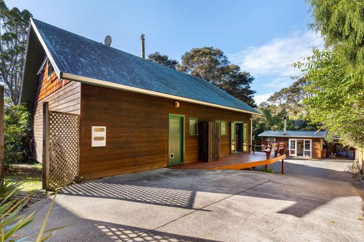 276 Huia Road_5