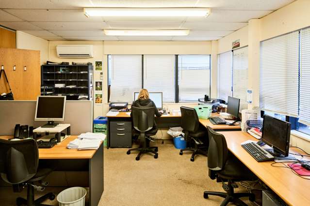 Unit 1, 4 Glover Street Ngauranga_3