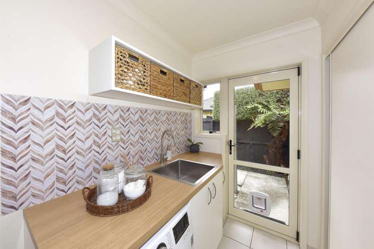 14 Parkside Crescent Northwood_16