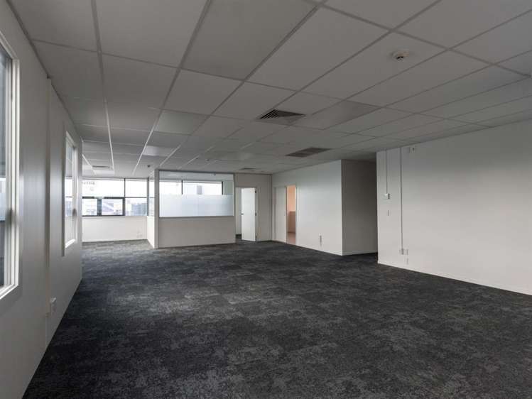 Unit F, 20 Cain Road Penrose_6