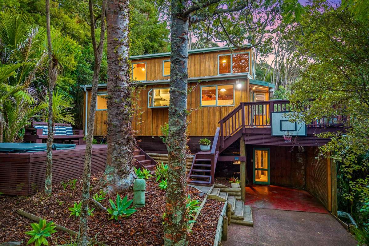 183 Laingholm Drive_0