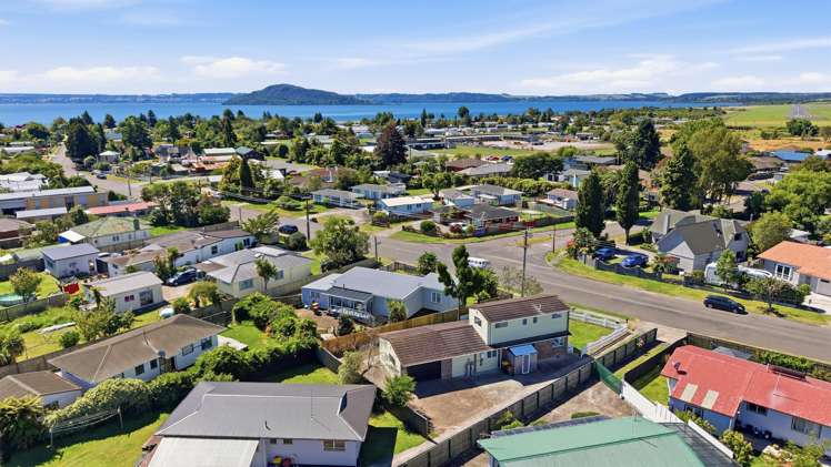 20A Robinson Avenue Holdens Bay_4