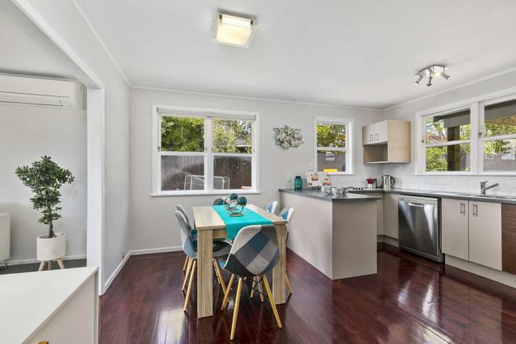 15 Miltonia Avenue Te Atatu South_5