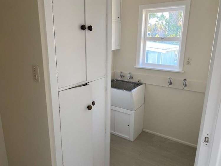 206 Edmonton Road Te Atatu South_7