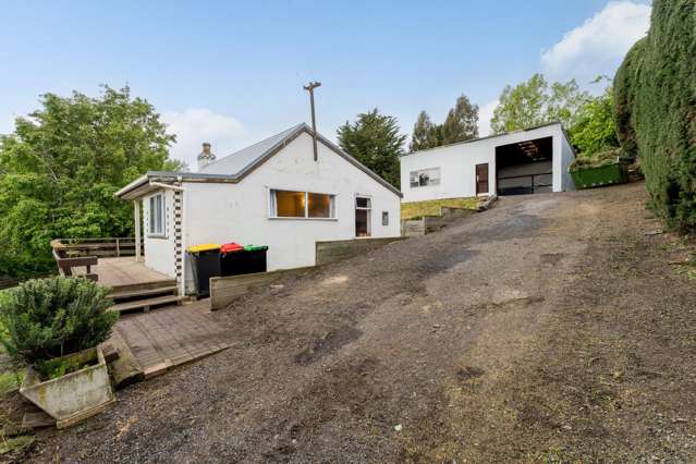 Quirky Cottage, Big Shed – Huge Potential