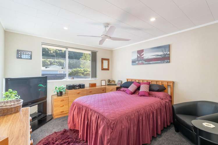 5A Fremont Grove Totara Park_12