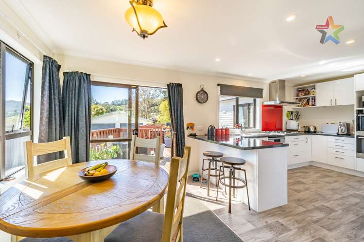 13 Lees Grove Wainuiomata_6