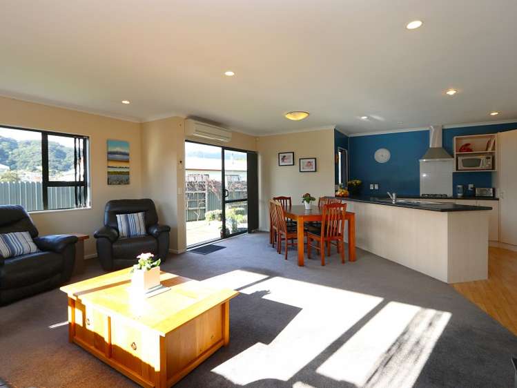 19 Woodland Grove Wainuiomata_7