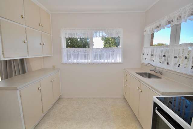 2/321 Wairau Road Totara Vale_4