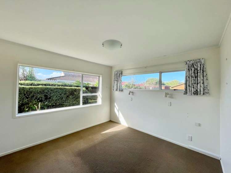 2/957a Beach Road Torbay_11