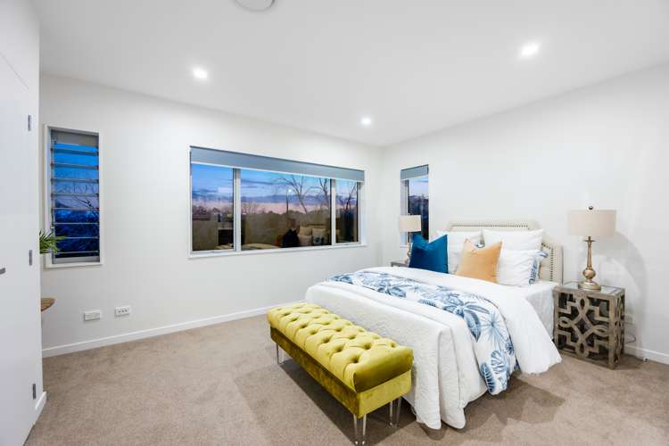 167 Bonair Crescent Silverdale_18